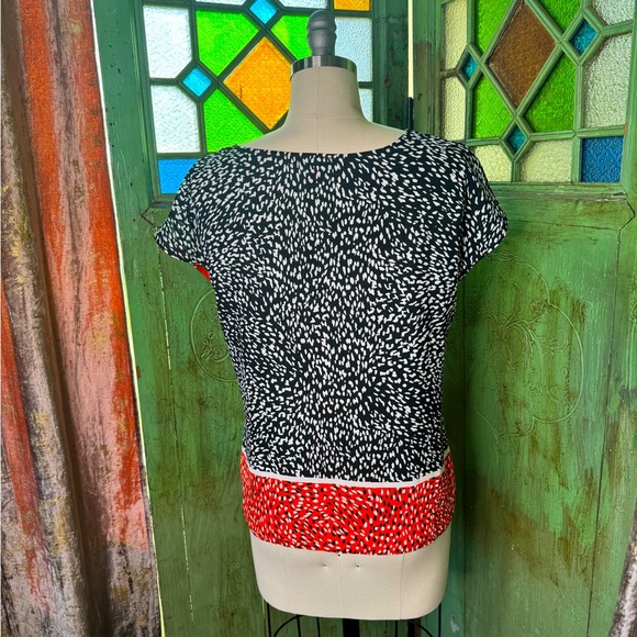 Vince Camuto Pattern Blouse - Picture 5 of 6